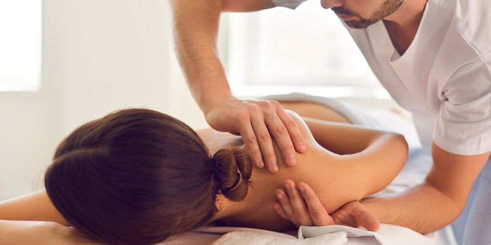 One of the effective methods for treating arthrosis of the shoulder joint is massage. 